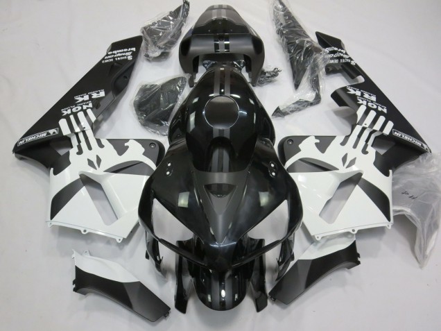 05-06 Logo Punisher In Bianco & Nero Opaco CBR600RR Carena Moto 05-06 Logo Punisher In Bianco & Nero Opaco CBR600RR Carena Moto